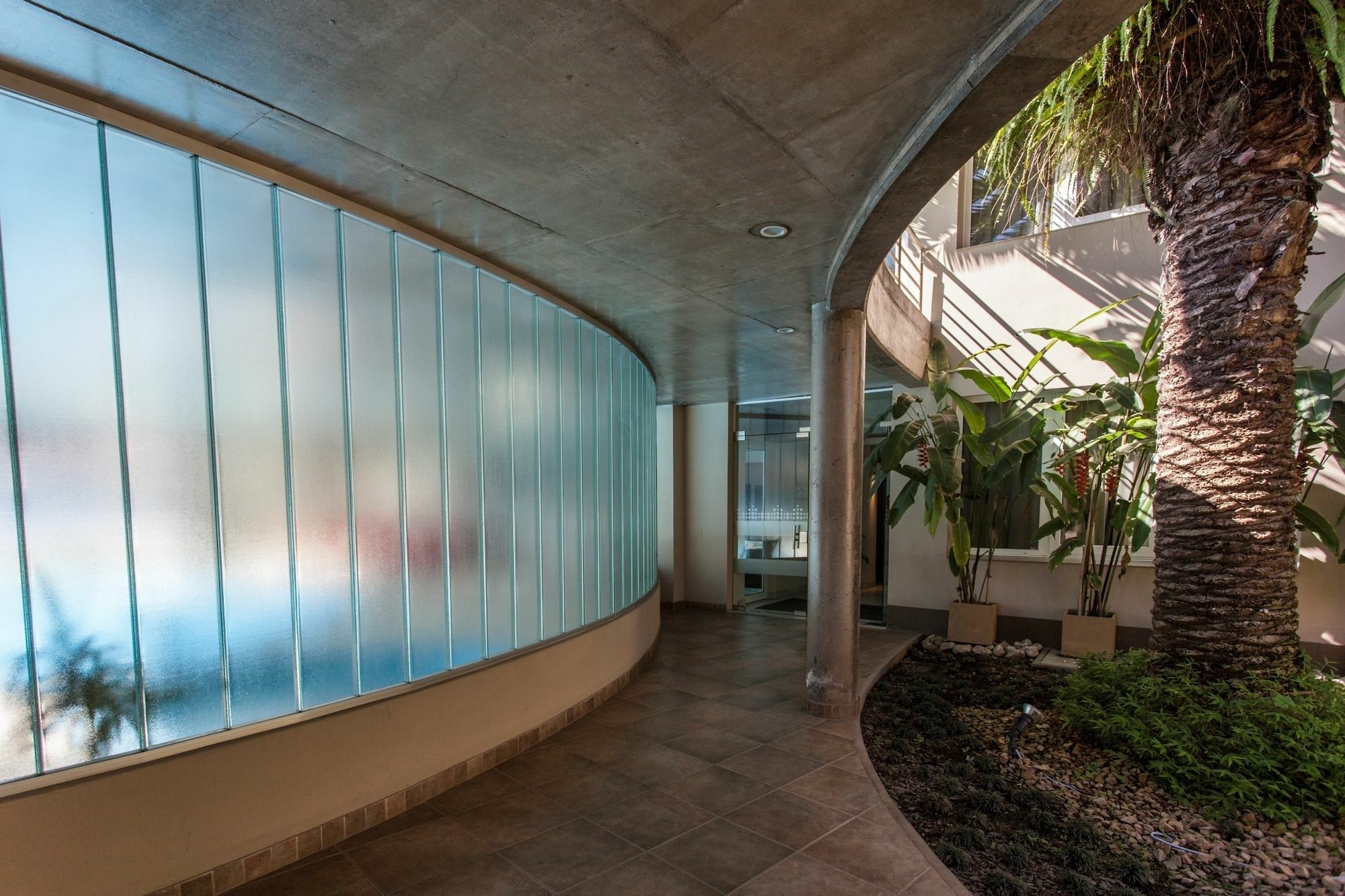 Howard Johnson Hotel Yerba Buena Dış mekan fotoğraf