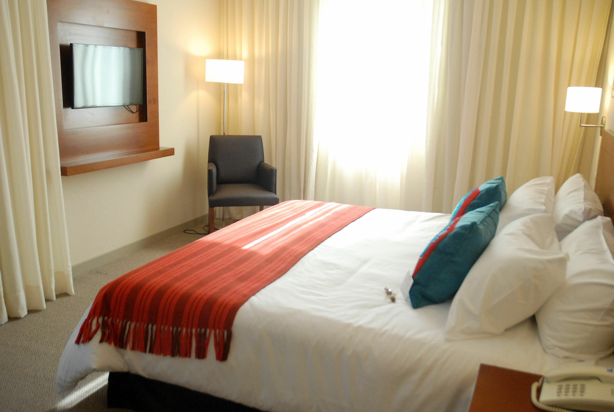 Howard Johnson Hotel Yerba Buena Dış mekan fotoğraf
